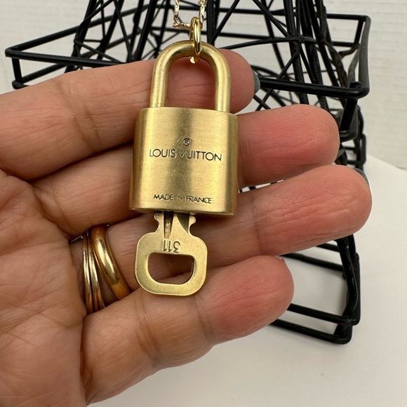 COPY - COPY - #311 ✅EUC LOUIS VUITTON ✅ Authentic Lock & Key on Necklace Chains - Picture 10 of 10